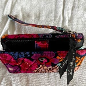 IPhone wristlet